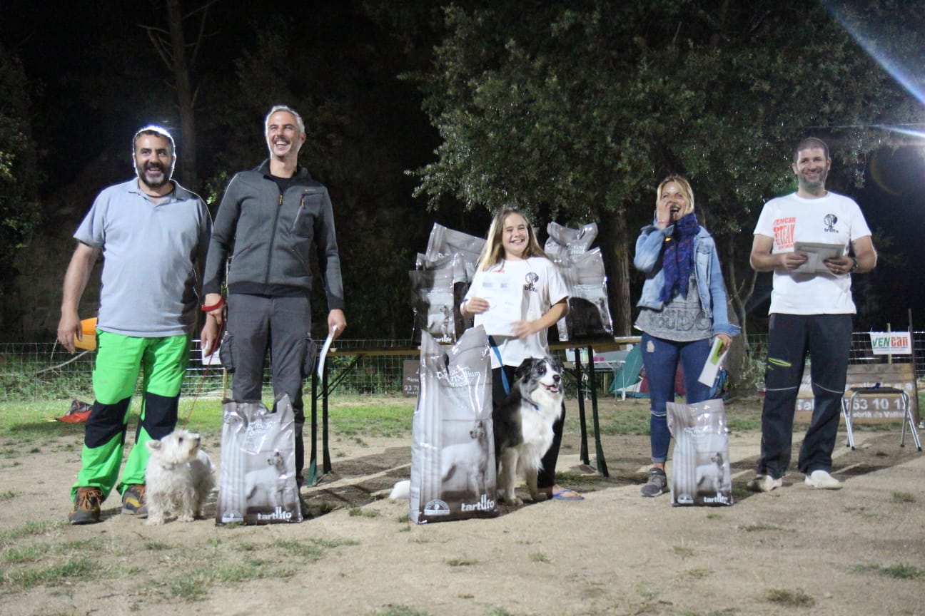 Primera competició d'obediència canina