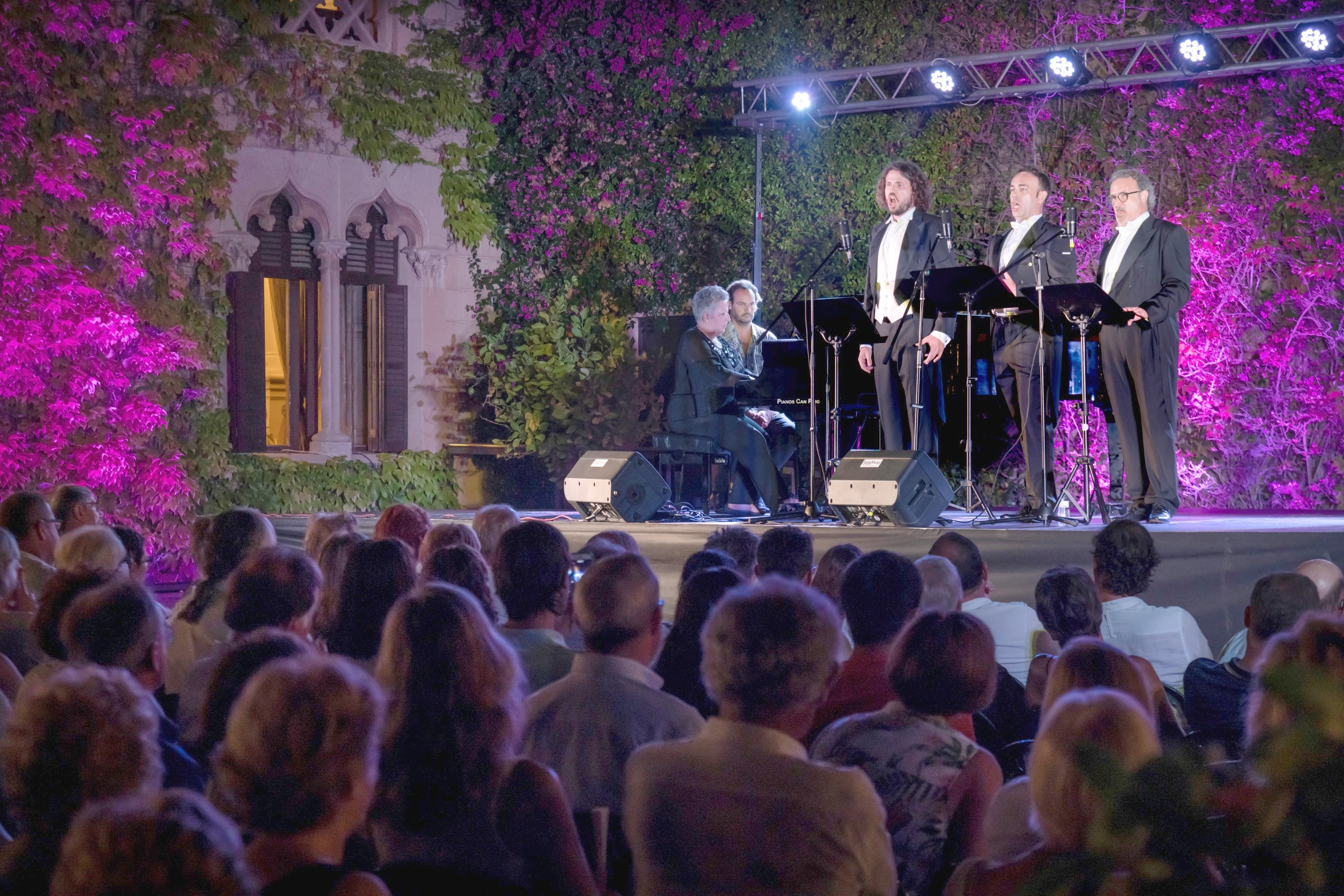 Gran acollida de les Nits Musicals i Gastronòmiques al Castell Jalpí